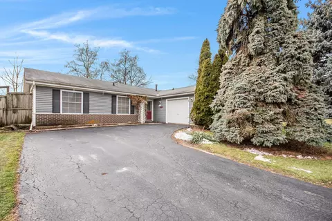 205 Lafayette Dr, Bolingbrook, IL 60440