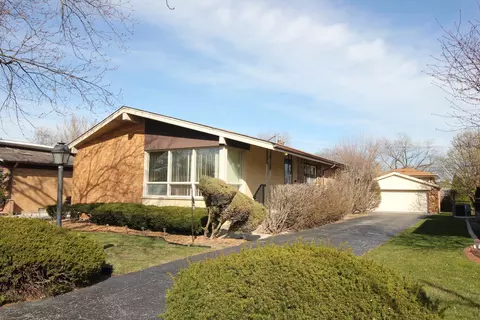10417 Laramie Ave, Oak Lawn, IL 60453