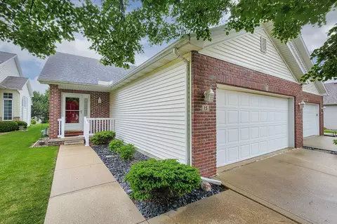 15 Grape Vine Ln, Bloomington, IL 61704 photo 3