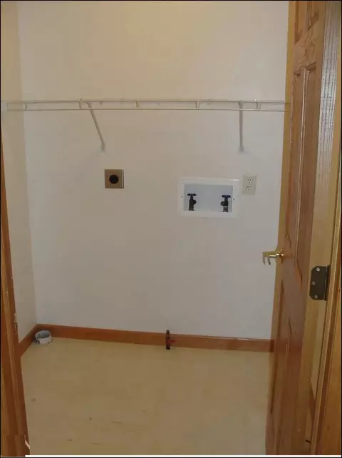 15 Grape Vine Ln, Bloomington, IL 61704 photo 14