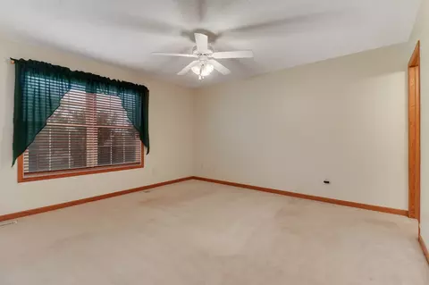 15 Grape Vine Ln, Bloomington, IL 61704 photo 17