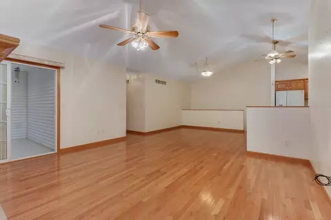 15 Grape Vine Ln, Bloomington, IL 61704 photo 6
