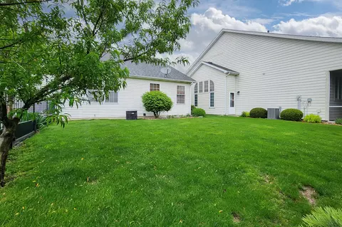 15 Grape Vine Ln, Bloomington, IL 61704 photo 36