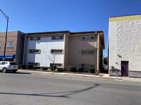 2546 N Harlem Ave #2C, Elmwood Park, IL 60707