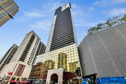 10 E Ontario St #4701, Chicago, IL 60611