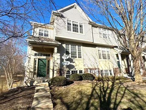 2810 N Greenwood Ave, Arlington Heights, IL 60004