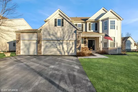 355 W Winding Trail Cir, Round Lake, IL 60073