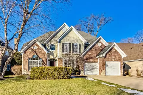 432 E 58th St, Westmont, IL 60559