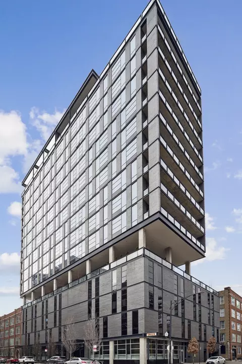 400 W Huron St #802, Chicago, IL 60654
