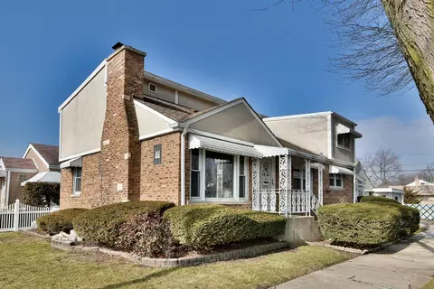 7700 W Foster Ave, Chicago, IL 60656