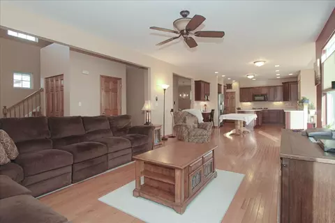 Living - 1909 Blue Heron Cir, Bartlett, IL 60103 photo 1 of 10