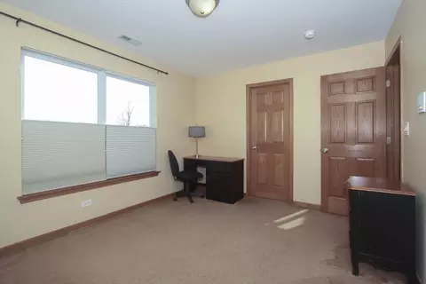 Living - 1909 Blue Heron Cir, Bartlett, IL 60103 photo 9 of 10