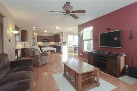 Living - 1909 Blue Heron Cir, Bartlett, IL 60103 photo 2 of 10