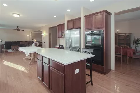 Kitchen - 1909 Blue Heron Cir, Bartlett, IL 60103 photo 3 of 4