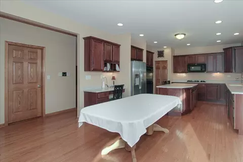 Kitchen - 1909 Blue Heron Cir, Bartlett, IL 60103 photo 2 of 4
