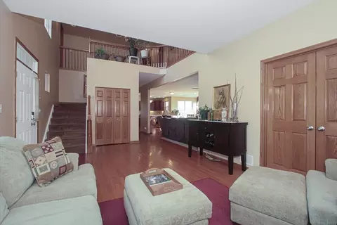 Living - 1909 Blue Heron Cir, Bartlett, IL 60103 photo 5 of 10