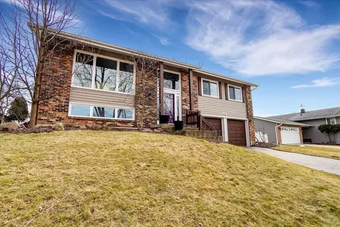 Exterior - 415 Devon Ln, Bolingbrook, IL 60440 photo 3 of 9