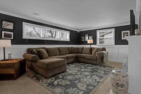 Living - 415 Devon Ln, Bolingbrook, IL 60440 photo 4 of 7