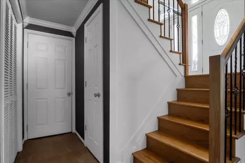 Entry Way - 415 Devon Ln, Bolingbrook, IL 60440 photo 2 of 2