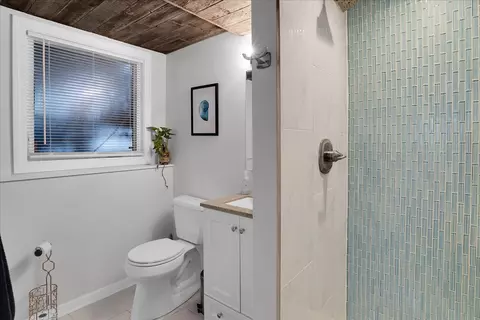 Bath - 415 Devon Ln, Bolingbrook, IL 60440 photo 2 of 2
