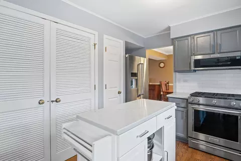 Kitchen - 772 Bayberry Dr, Bartlett, IL 60103 photo 3 of 4