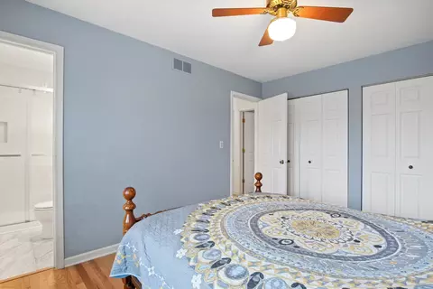 Bedroom - 772 Bayberry Dr, Bartlett, IL 60103 photo 3 of 6
