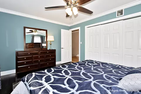 Bedroom - 1715 N Beech Rd, Mount Prospect, IL 60056 photo 2 of 7