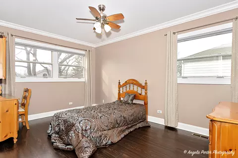 Bedroom - 1715 N Beech Rd, Mount Prospect, IL 60056 photo 4 of 7
