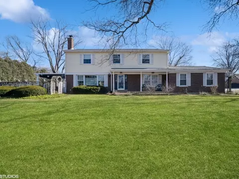 1428 Elizabeth Ln, Glenview, IL 60025