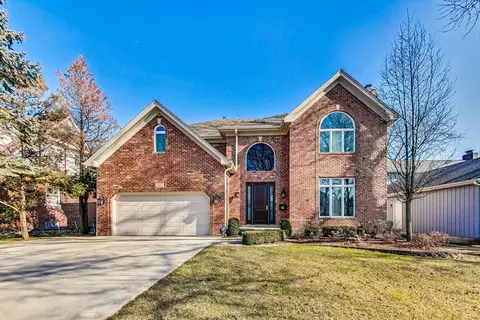 241 Middaugh Rd, Clarendon Hills, IL 60514