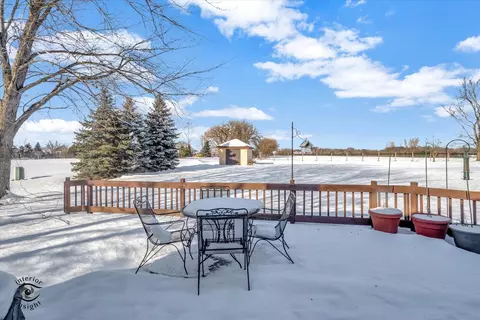 Exterior - 13558 185th St, Mokena, IL 60448 photo 5 of 12