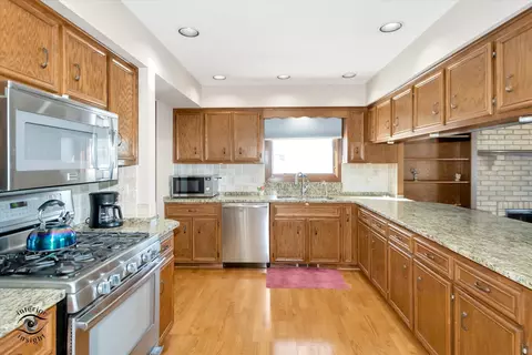 Kitchen - 13558 185th St, Mokena, IL 60448 photo 3 of 3