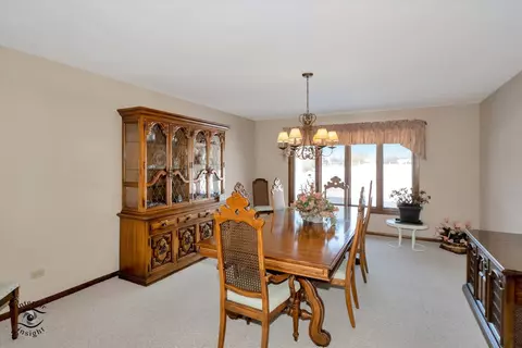 Dining - 13558 185th St, Mokena, IL 60448 photo 3 of 3