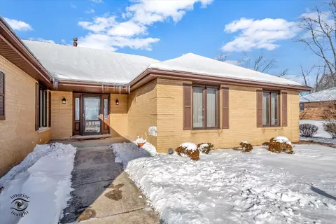 Exterior - 13558 185th St, Mokena, IL 60448 photo 3 of 12