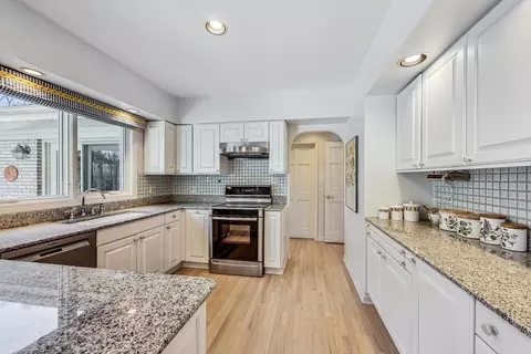 Kitchen - 6550 Manor Dr, Burr Ridge, IL 60527 photo 1 of 3
