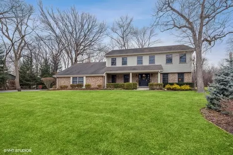 1526 S West Fork Dr, Lake Forest, IL 60045