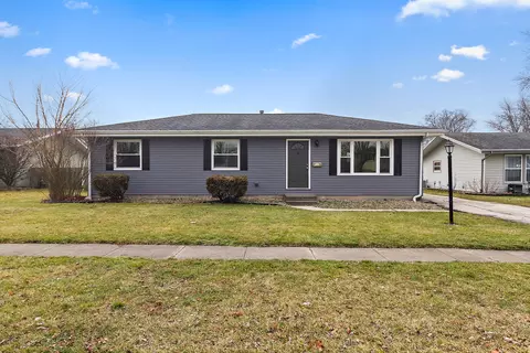 27 Bonds Dr, Bourbonnais, IL 60914