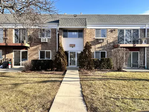 10357 Dearlove Rd #1K, Glenview, IL 60025