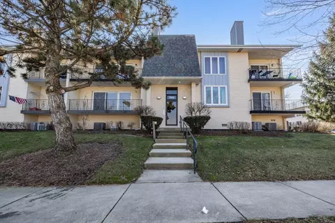 7915 W 157th St #1W, Orland Park, IL 60462