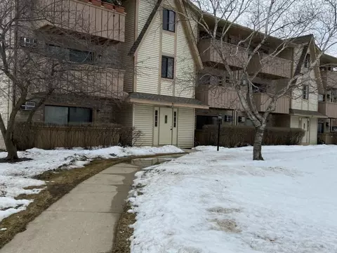 21 Cedar Ct #2, Vernon Hills, IL 60061