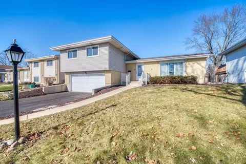 728 Magnolia Cir, Lombard, IL 60148