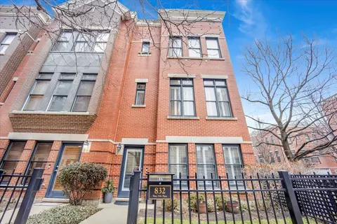832 W 15th Pl, Chicago, IL 60608