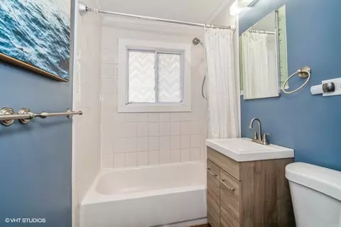 Bath - 256 Cindy Ln, Wheeling, IL 60090 photo 1 of 1