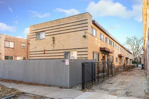 4326 N Kedvale Ave #F, Chicago, IL 60641