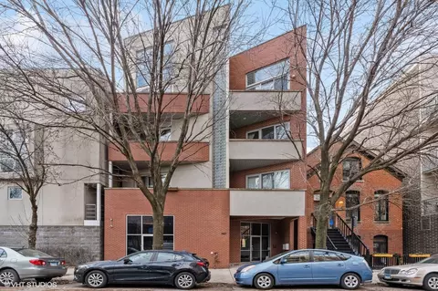 945 W Huron St #3W, Chicago, IL 60642