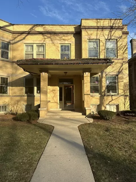 210 S Lombard Ave #B, Oak Park, IL 60302