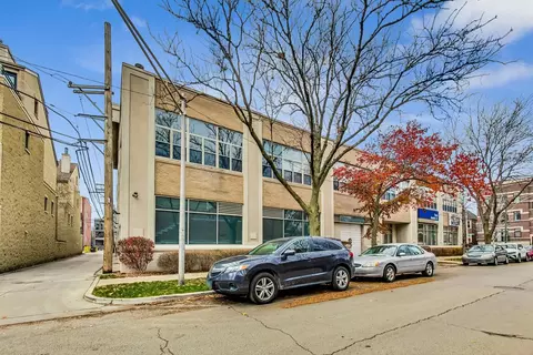 2750 N Wayne Ave #C, Chicago, IL 60614