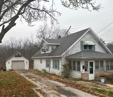 113 N College St, Mount Carroll, IL 61053