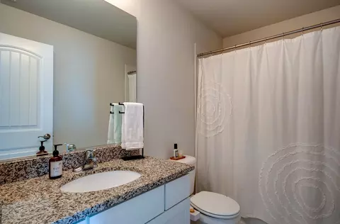 Bath - 910 Simpson Ave, Elburn, IL 60119 photo 3 of 3