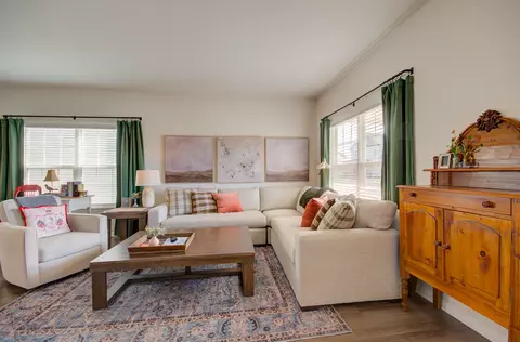 Living - 910 Simpson Ave, Elburn, IL 60119 photo 2 of 4